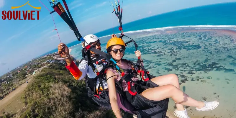 Paragliding in Da Nang – Witness Nature from Above